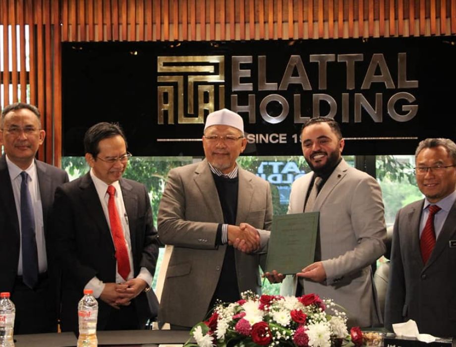 Majlis Tandatangan Persetujuan Pembelian Sebuah Asrama Bagi Kegunaan Pelajar Kelantan di Syubra, Kaherah, Mesir.