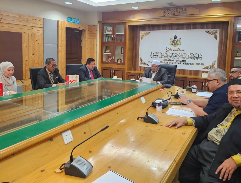 BANTUAN MANGSA KEBAKARAN SMU(A) DARUL ULUM AL-MUHAMMADIAH, BACHOK.