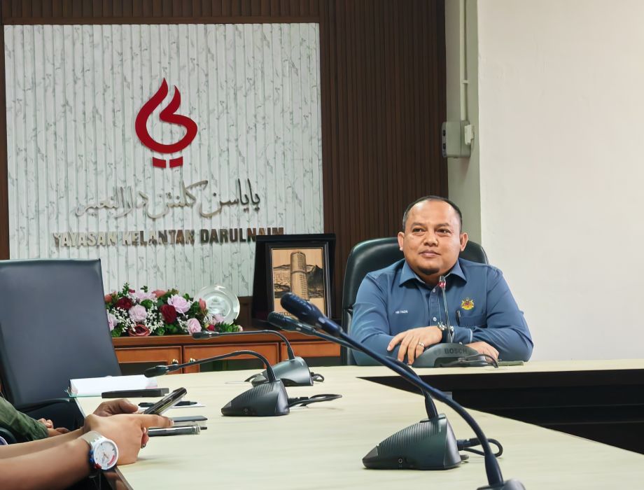 MAJLIS PERJUMPAAN PENGARAH BAHARU YAKIN BERSAMA WARGA KERJA YAKIN