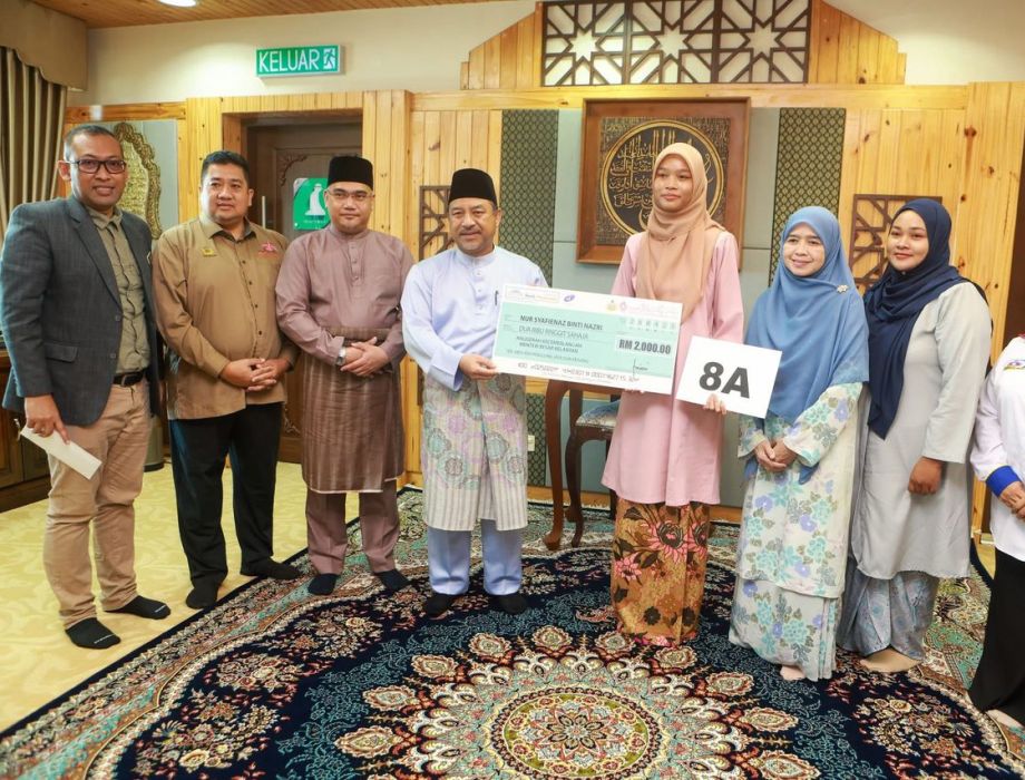 LATAR KEHIDUPAN BUKAN PENGHALANG UNTUK MENCAPAI KEJAYAAN AKADEMIK